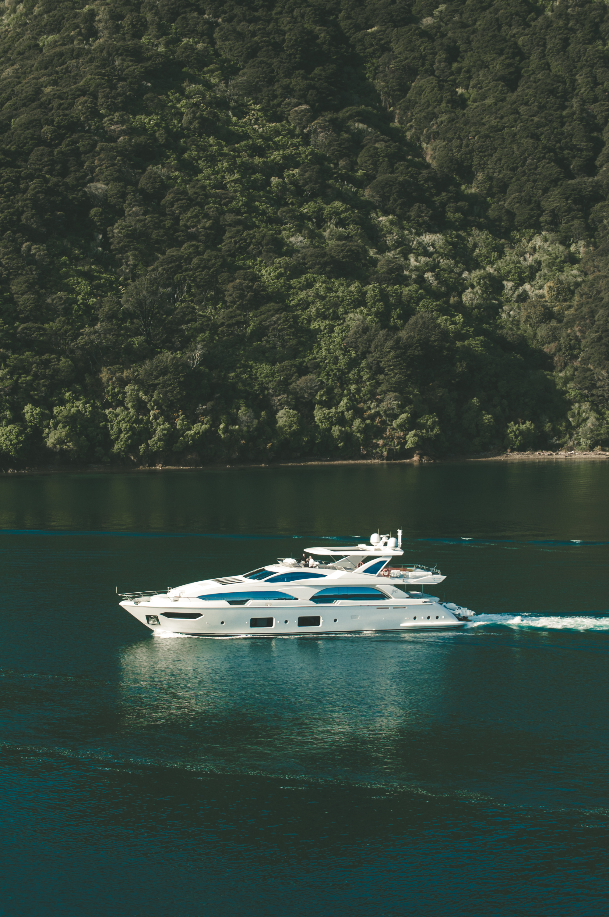 Private Yacht Charters, Villas & Exclusive Venues (Non-party focus)